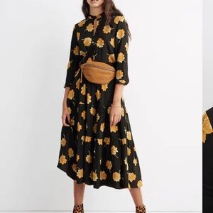 Madewell Button-Front Tier Dress in Fall
Flowers